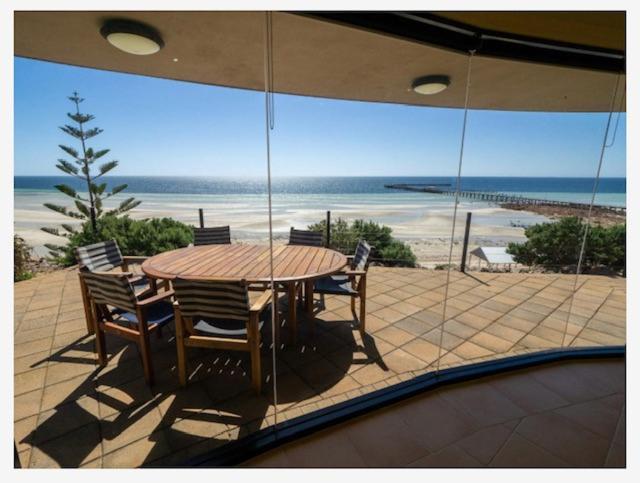 Cliff House Beachfront Villas มุนทา ภายนอก รูปภาพ